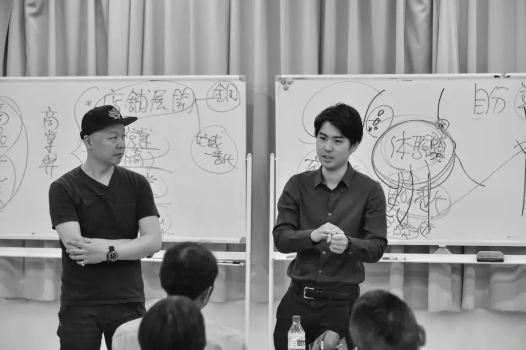 講義 男性