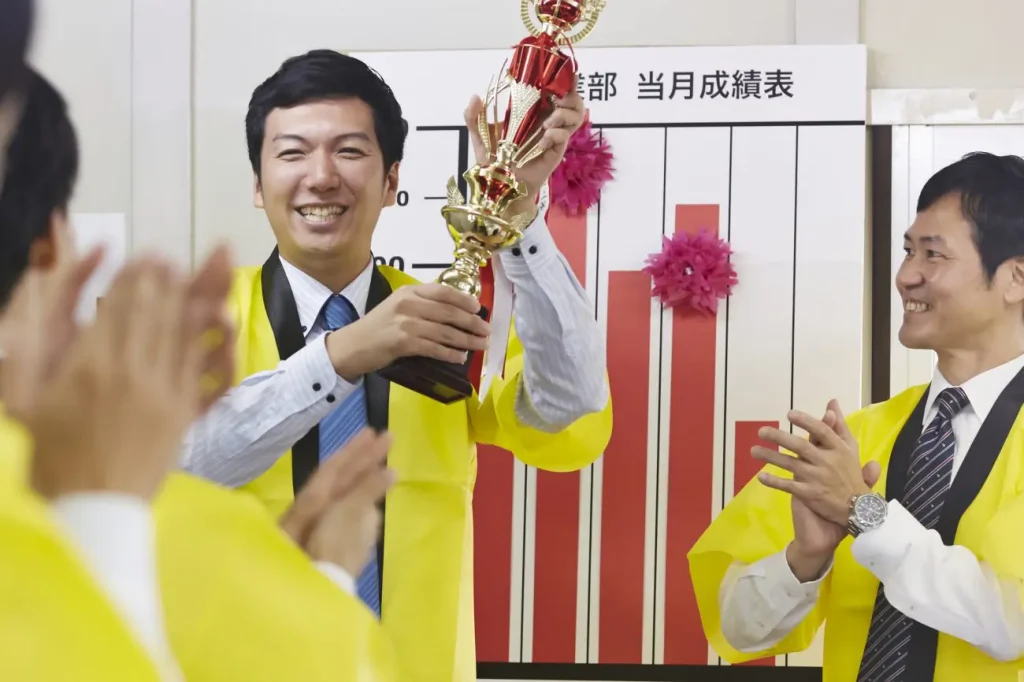 人事評価制度 「目標主義か？ノルマ主義か？」 「多面評価で公平な評価？」 これまで多くの経営者を悩ませた人事評価